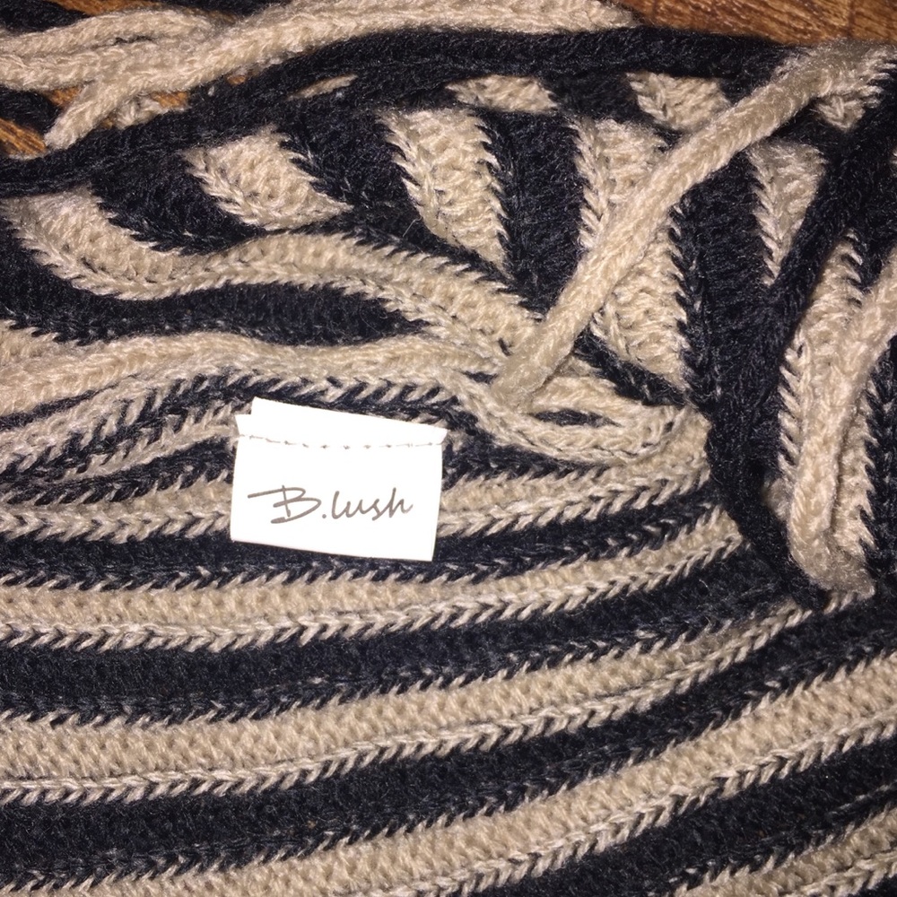 Soft Infinity Scarf - Picture 7 of 8